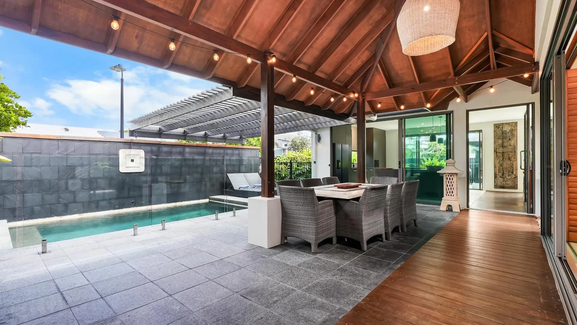 Tranquil Beachside Retreat - Enquire For Long Stay Prices - 3 Bedroom Home Marcoola Australien